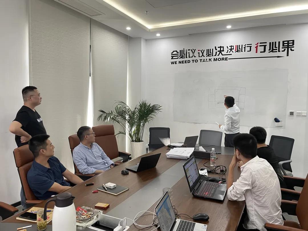 國慶專輯——國慶佳節(jié)我在崗 守護出行勇?lián)?dāng)